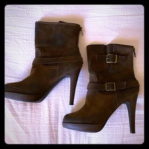 NWT Steve Madden suede platform heeled ankle boots